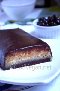 Turrón de yogur griego vegano con cobertura de chocolate