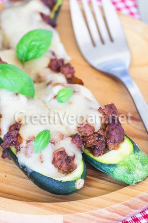 Calabacines Rellenos De Soja Barbacoa Con Bechamel | CreatiVegan.net